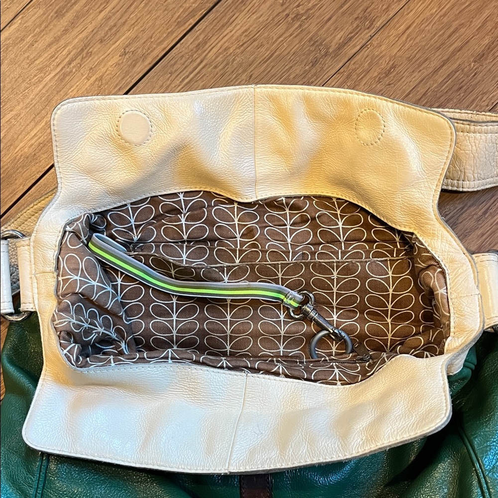 Orla Kiely Leather Retro Shoulder Bag Green Ivory - Picture 5 of 11